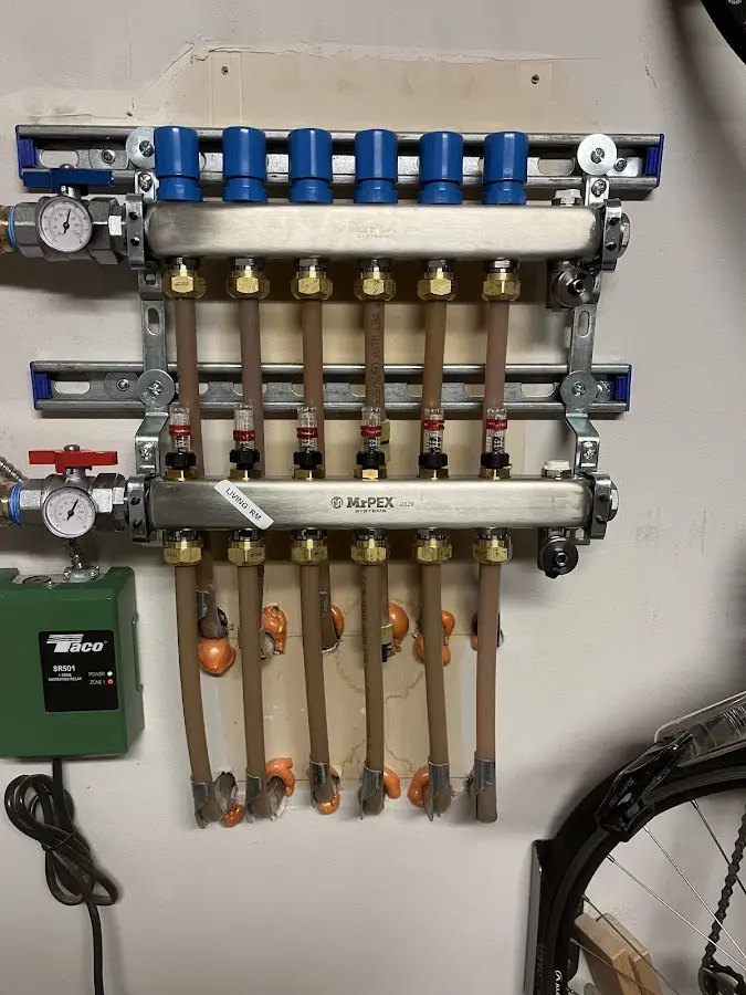 Plumber performing Gas Leak Detection at a residential property in Lemoore Station